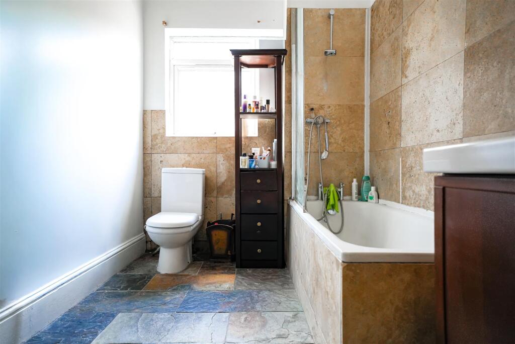 Apartment in Warwick, Royal Leamington Spa - View 5