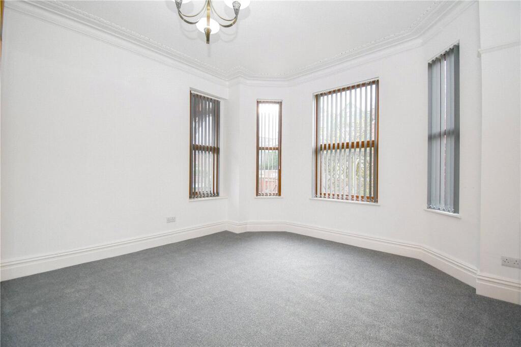 Apartment in Wallasey, Egremont - More