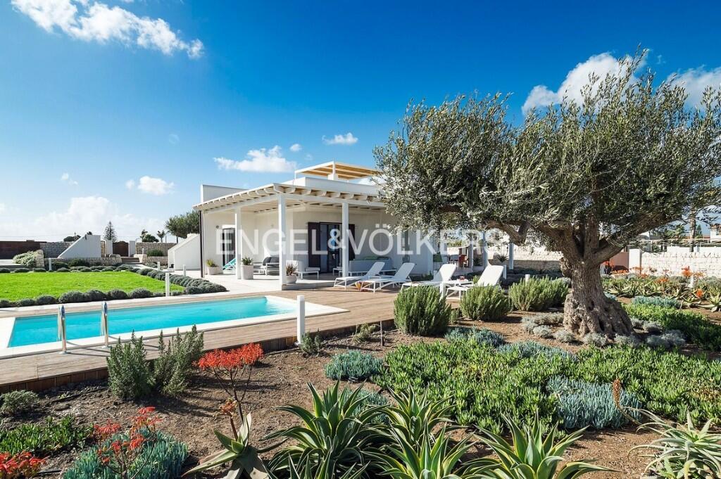 Main image of property: Noto, Syracuse, Sicily