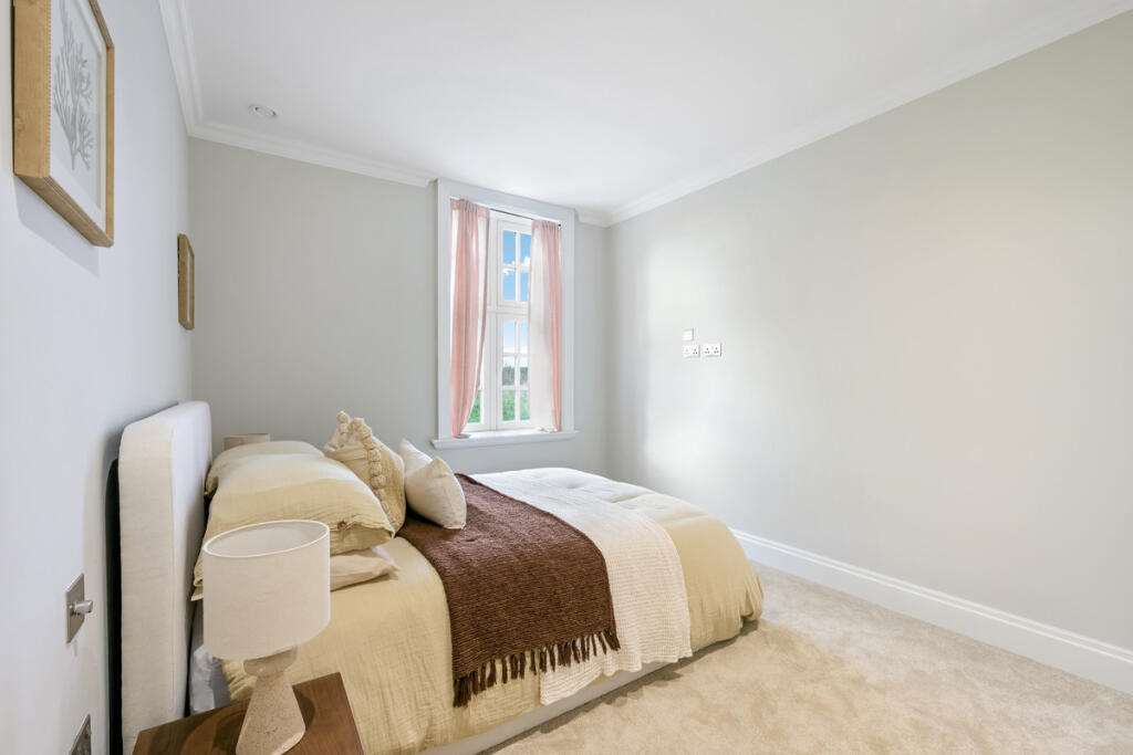Apartment in Croydon - View 5