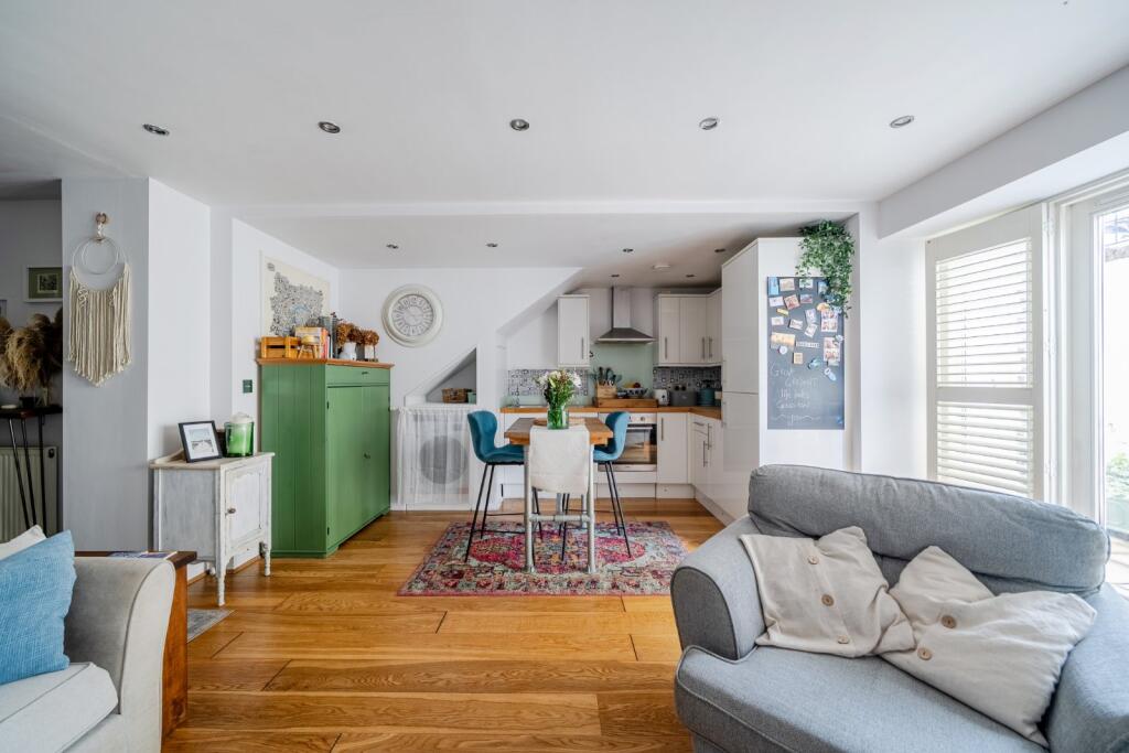 Apartment in Kingston upon Thames, Surbiton - View 4