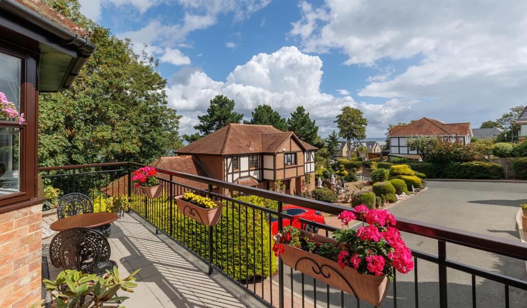 House in Portsmouth - View 3