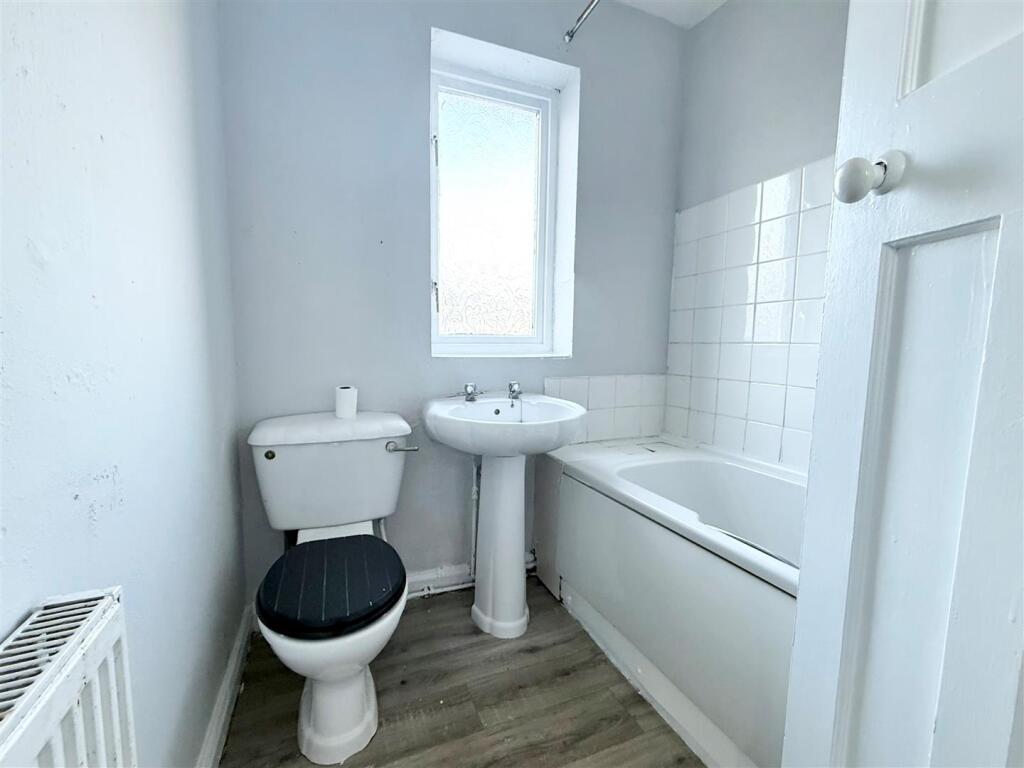 Additional image 8 of Grove Avenue, Halesowen