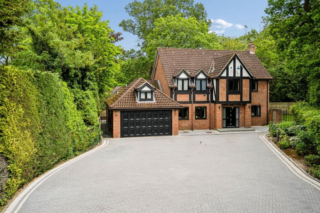 Main image of property: Ducks Hill Road, Northwood, HA6
