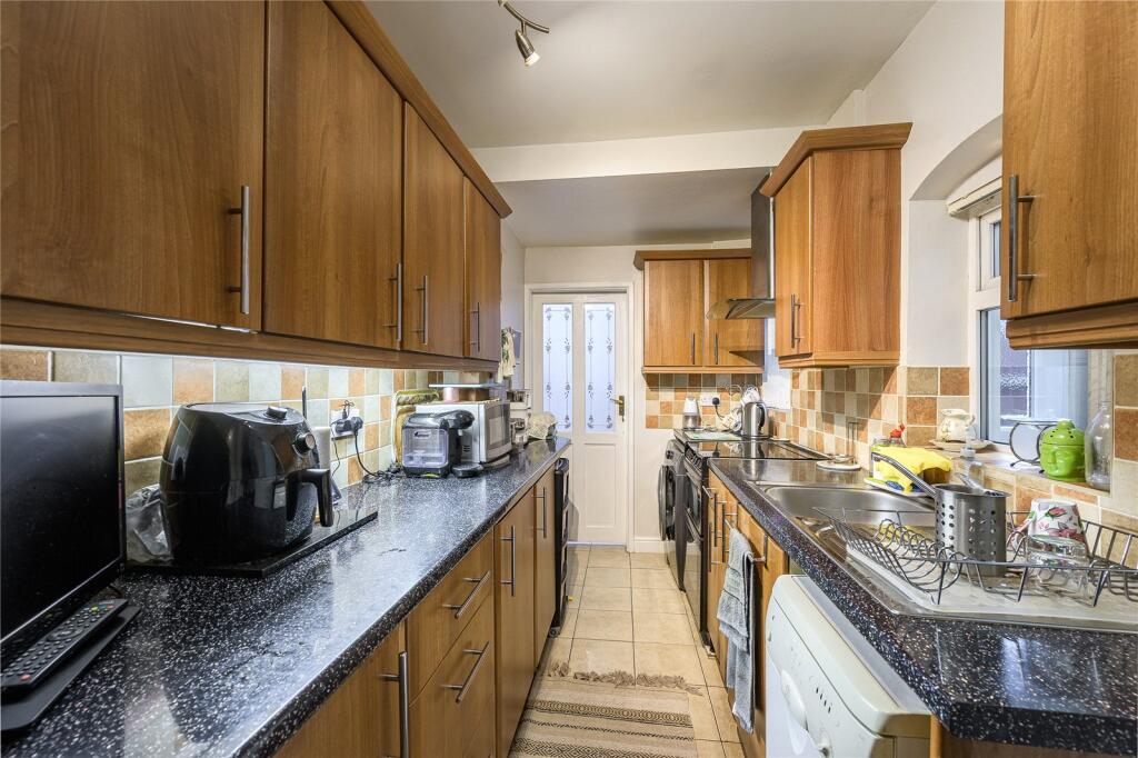 Dudley Road, Blakenhall, West Midlands, Wolverhampton, WV2 photo 4