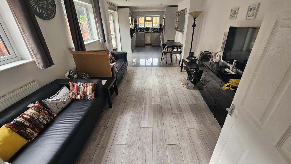 House in Reading - View 4