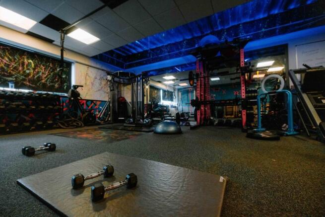 700 sq.ft