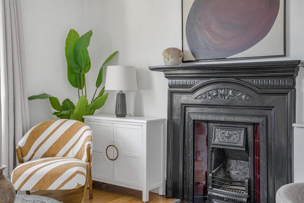 Apartment in London - View 3