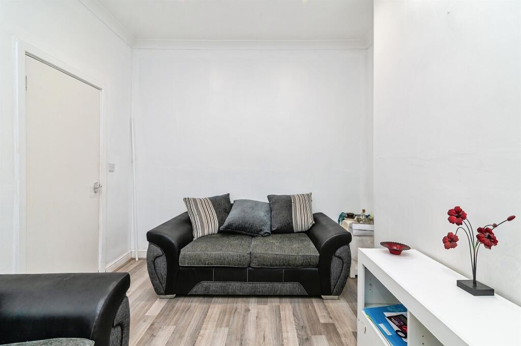 House in Nottingham - View 3