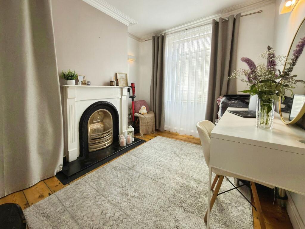 House in Swindon - View 4