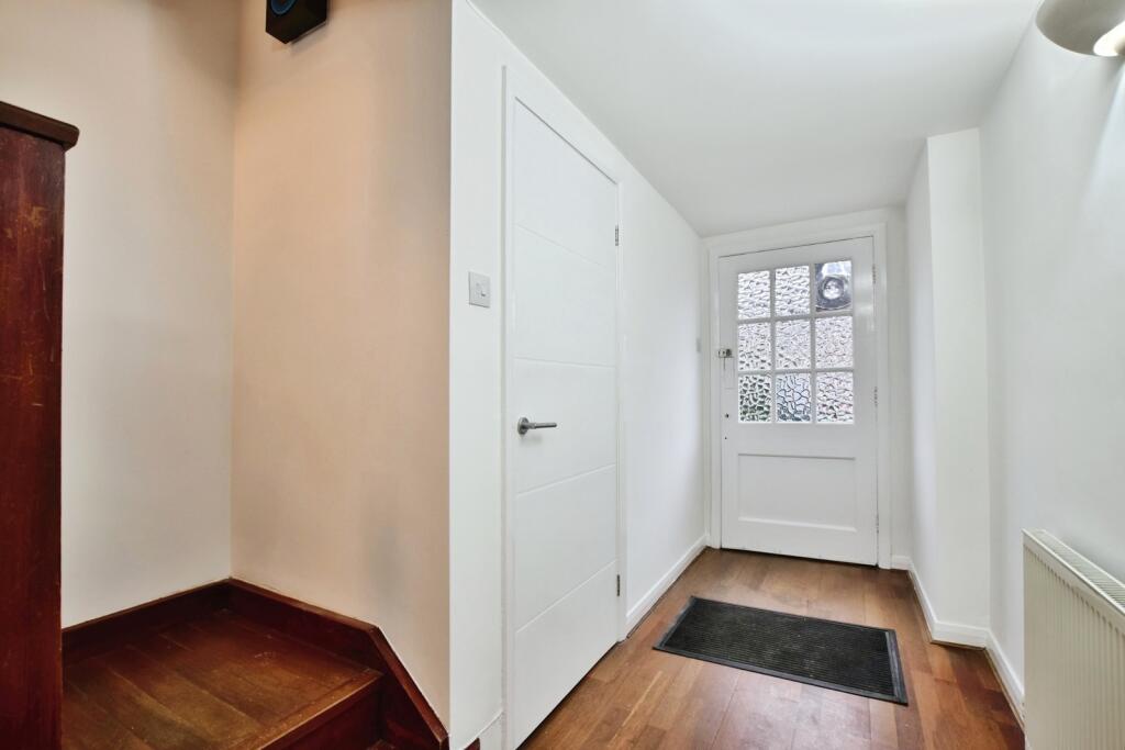 The Mews, Gatley, Cheadle, Greater Manchester, SK8 photo 2