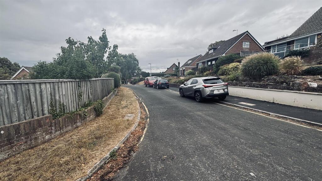 Manor Close, Taunton - View 5