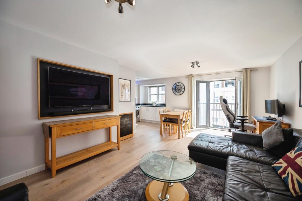 St. James's Street, PORTSMOUTH, Hampshire, PO1 - View 3