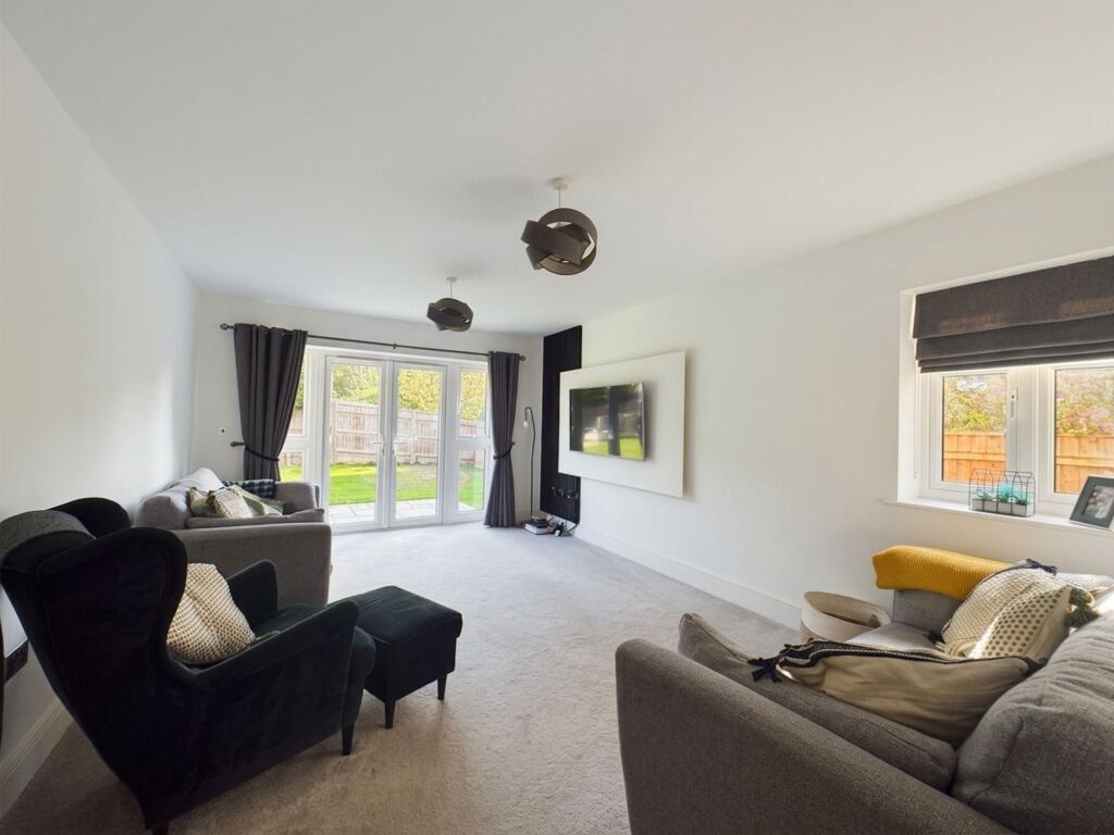 Westworth Way, Verwood, BH31 photo 4