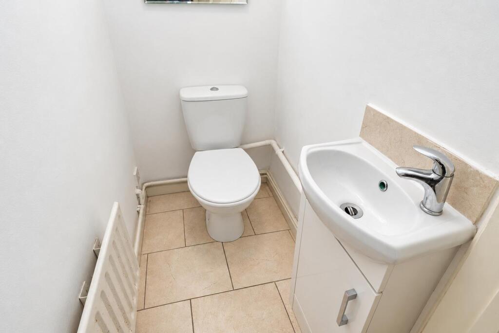 House in Rushden, North Northamptonshire - More