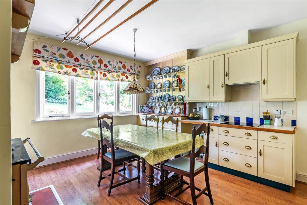 House in Redhill - View 2