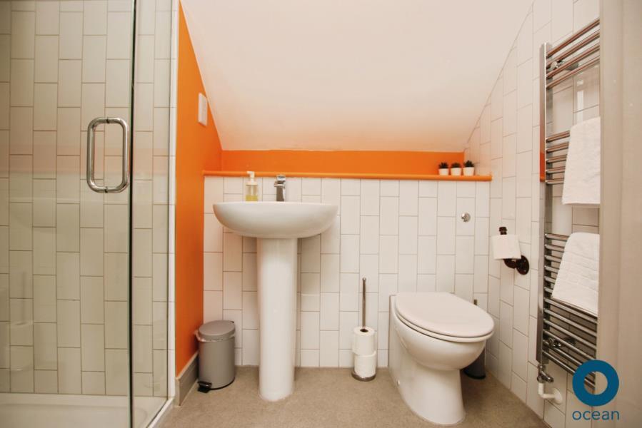 5 bedroom town house for rent