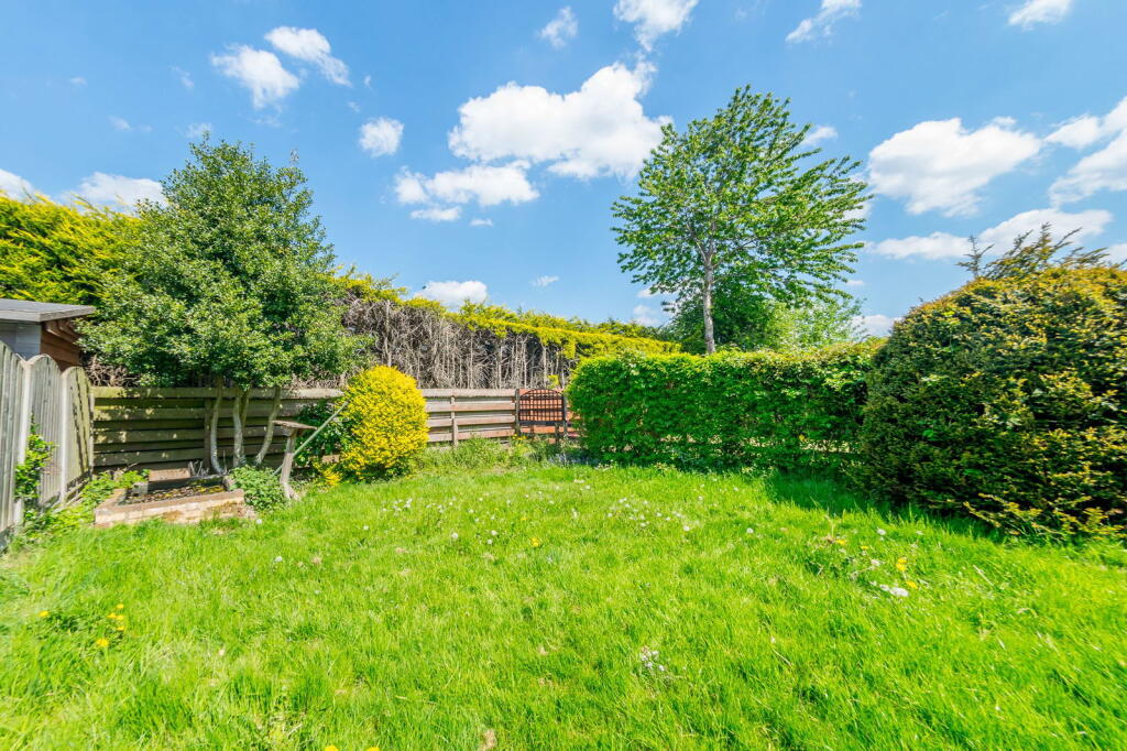 Manorstead, Skelmanthorpe, HD8 photo 2