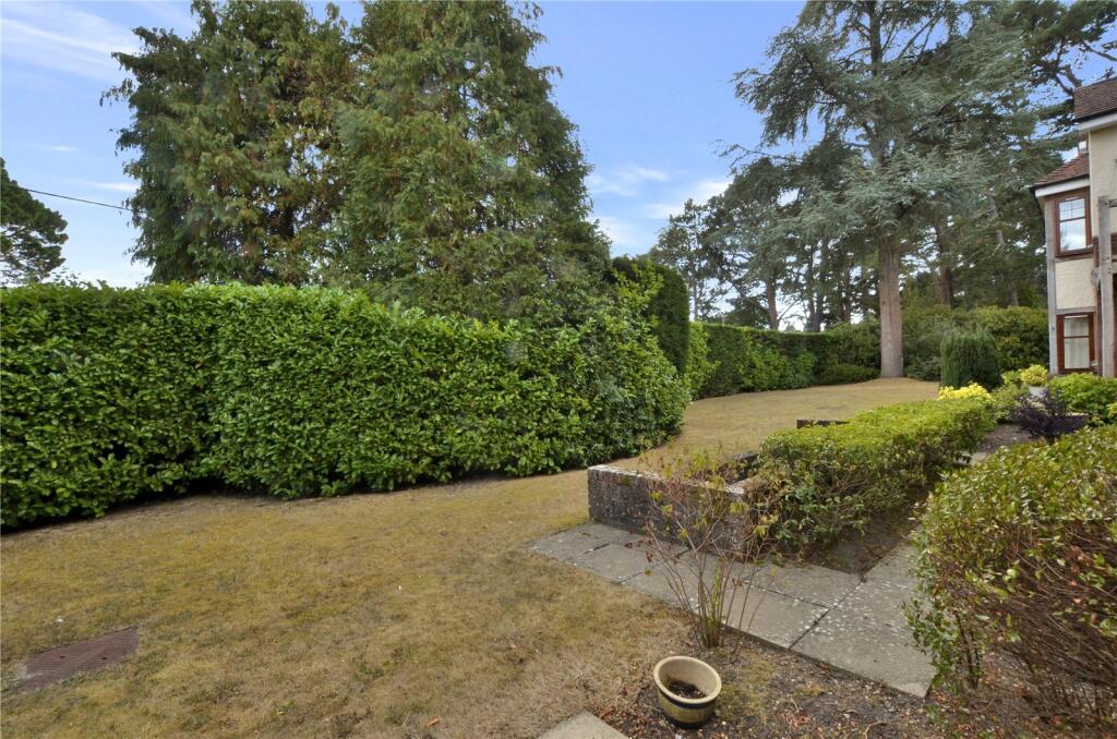 Golf Links Road, Ferndown, Dorset, BH22 photo 4