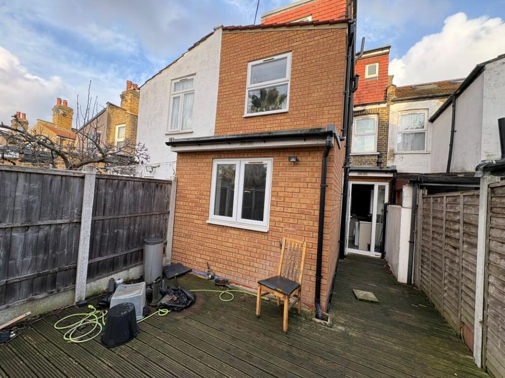 36 Edinburgh Road, London, E13 9HS photo 3