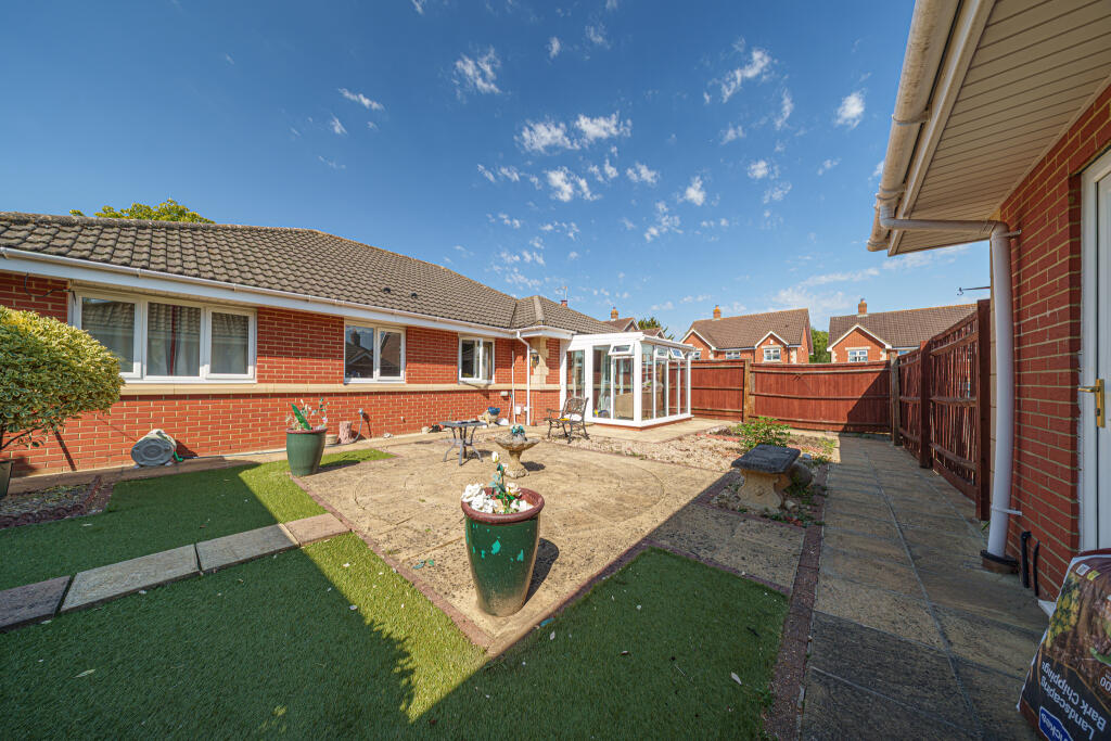 Beatrice Way, Trowbridge photo 3