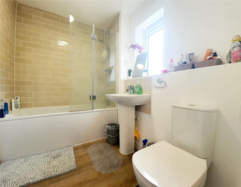 Apartment in Milton Keynes, Fairfields - View 5