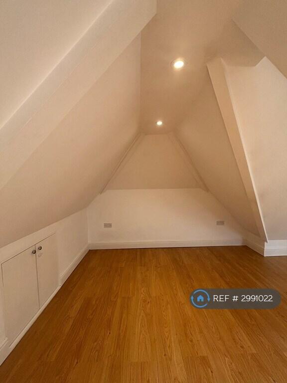 Apartment in Bromley - View 5