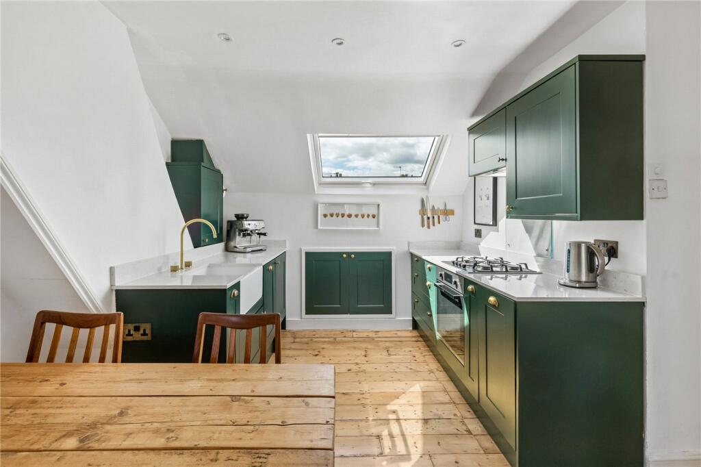 Apartment in London - View 5