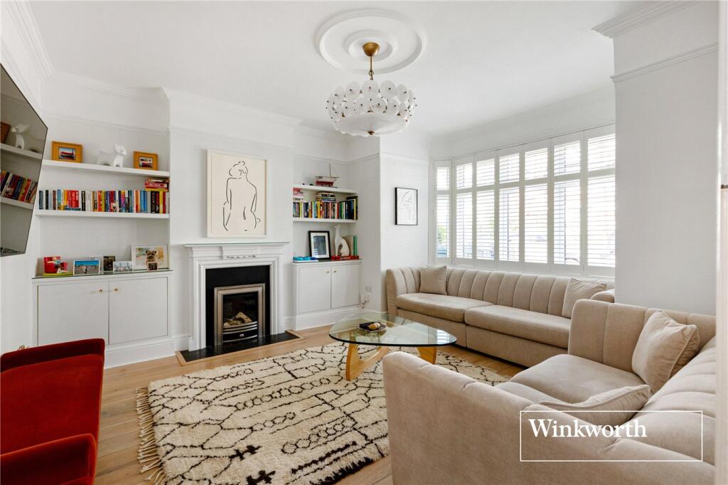 House in London, Fallow Corner - View 3