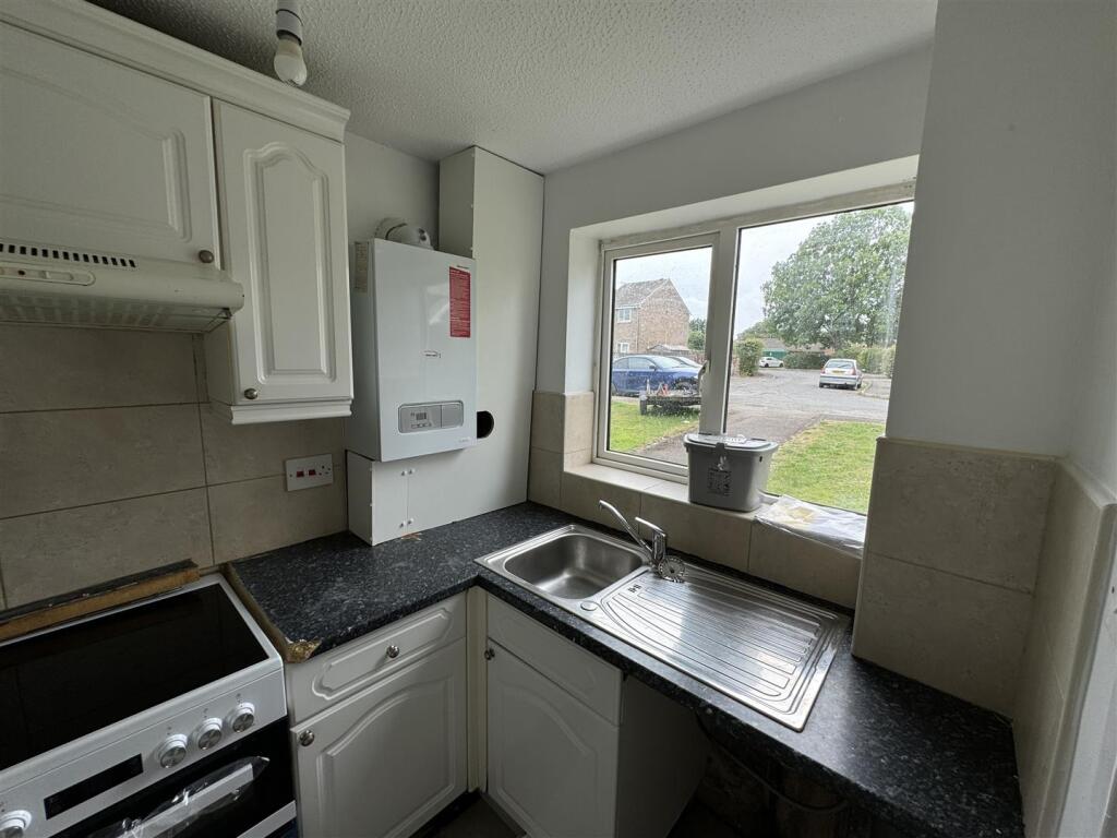 House in Newport - View 4