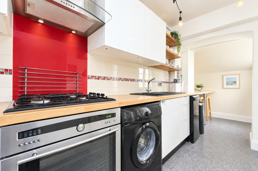 Apartment in Hove, Brunswick - More
