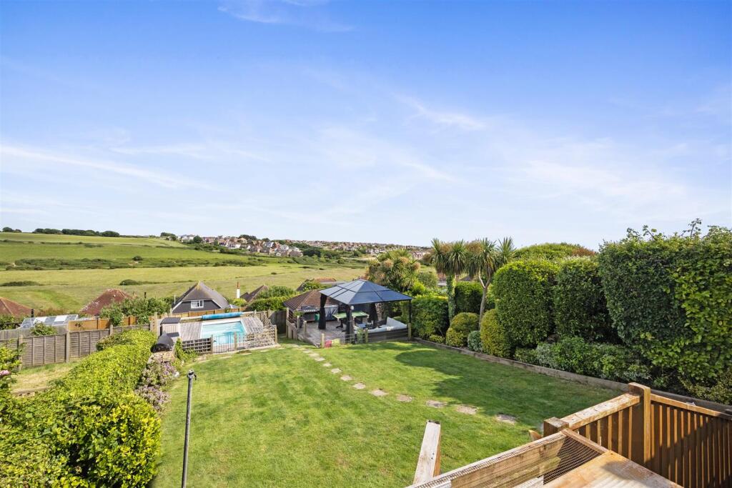 Rookery Way, Seaford photo 3