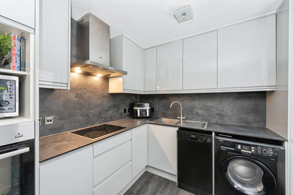 House in Twickenham - View 5