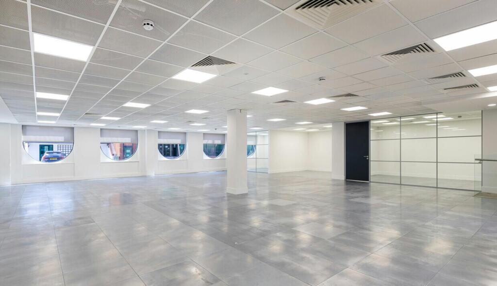 Goldvale House Woking Office 2.jpg