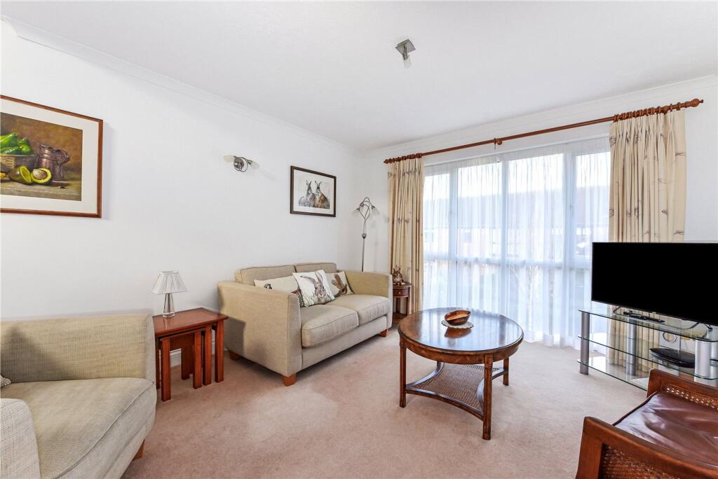 Tudor Close, Chichester, PO19 - View 4