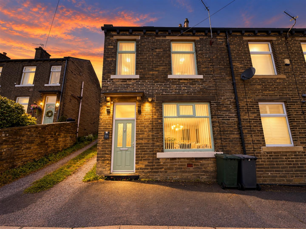 Main image of property: Spring Holes Lane, Thornton, Bradford