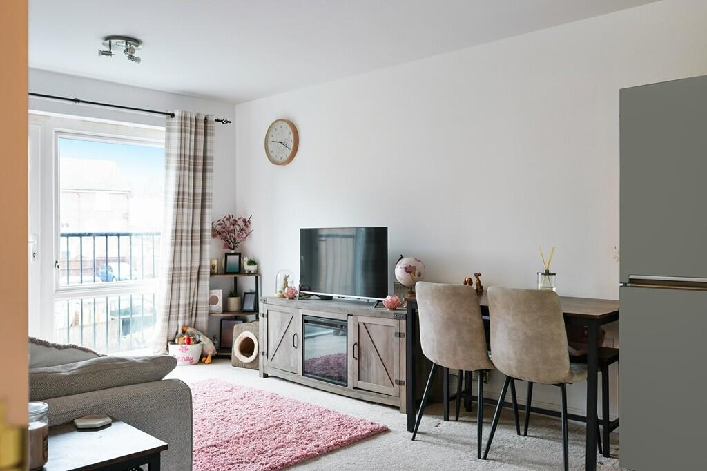 6 Cheal Court photo 4