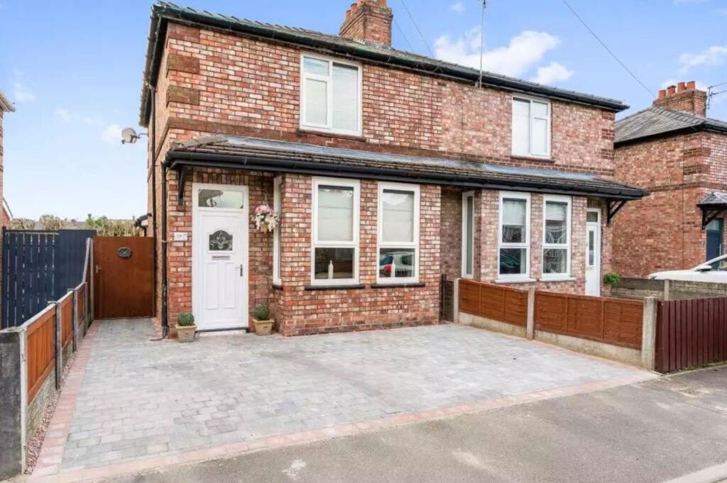 3-bed semi-detached on Richmond Avenue, Haydock , WA11, £239,000