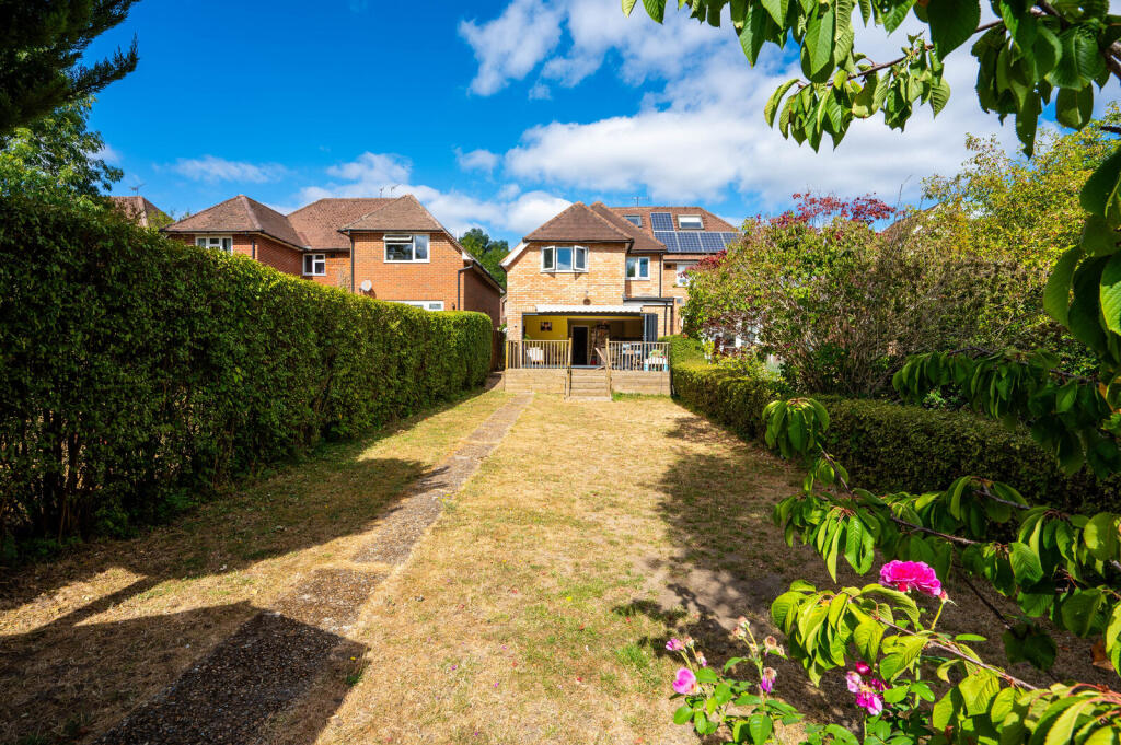 House in Guildford, Surrey - View 5