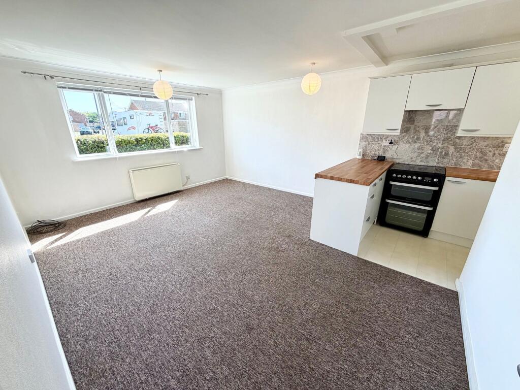 Apartment in Royal Wootton Bassett, Wiltshire - View 5