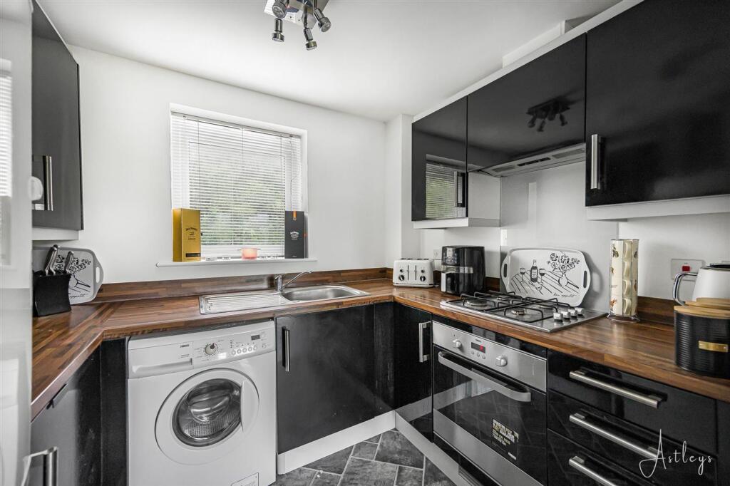 Apartment in Swansea, Bon-y-maen - View 4