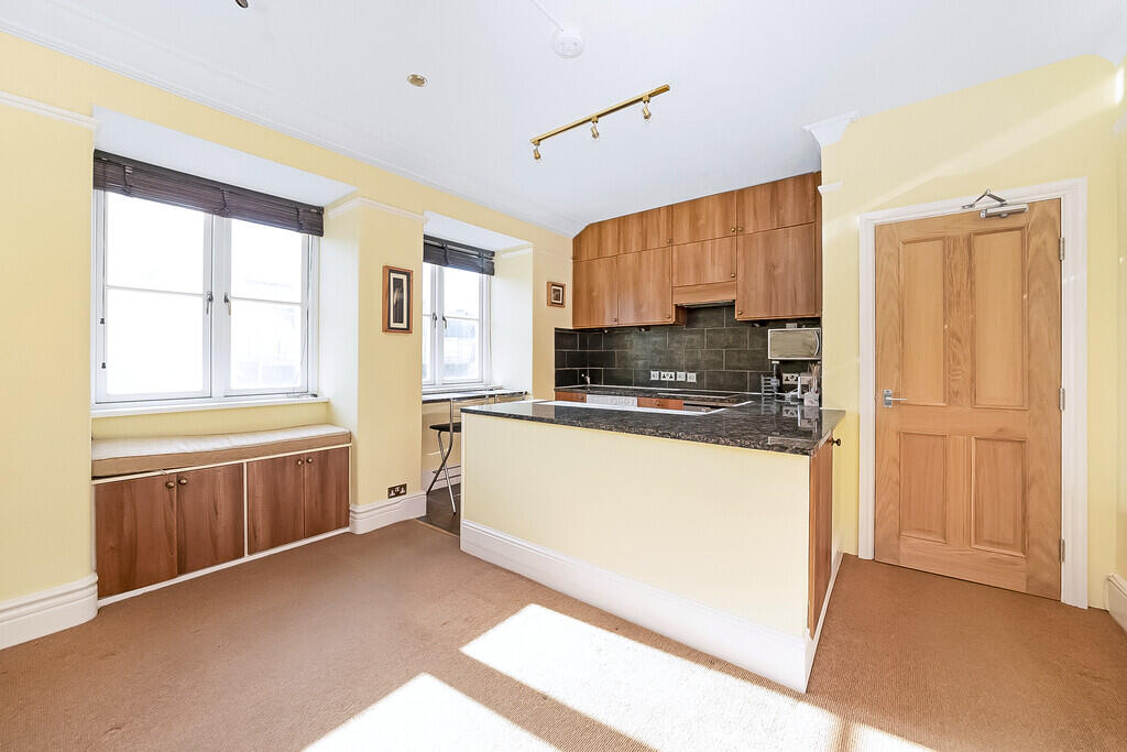 Apartment in London - View 4
