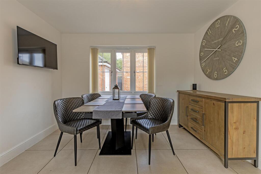 House in North East Derbyshire, Wingerworth - View 4