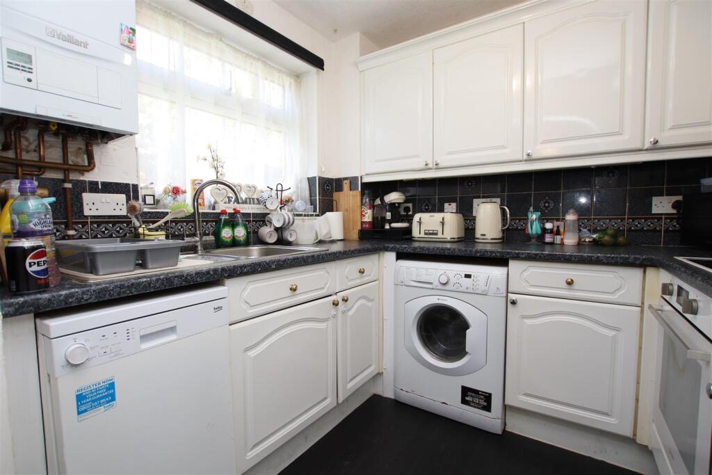 Apartment in Dartford, Kent - View 4