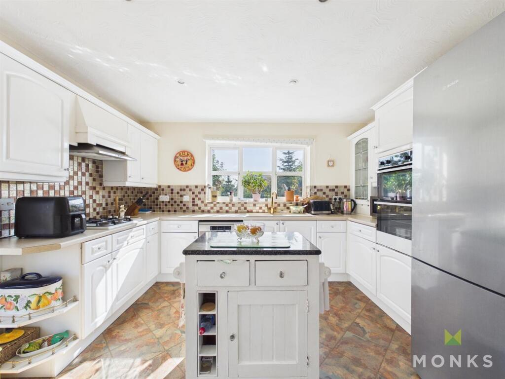 House in Shrewsbury, Oswestry Rural - View 4