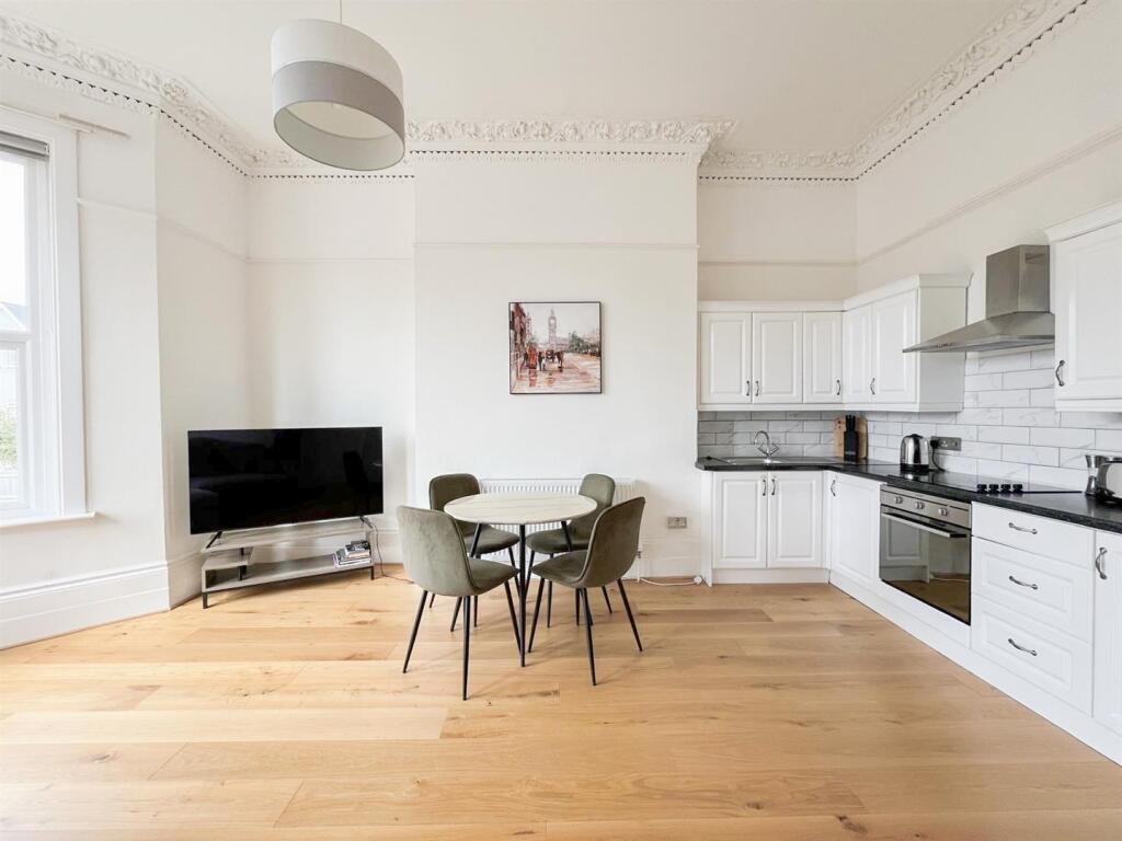 Apartment in Tonbridge - View 4