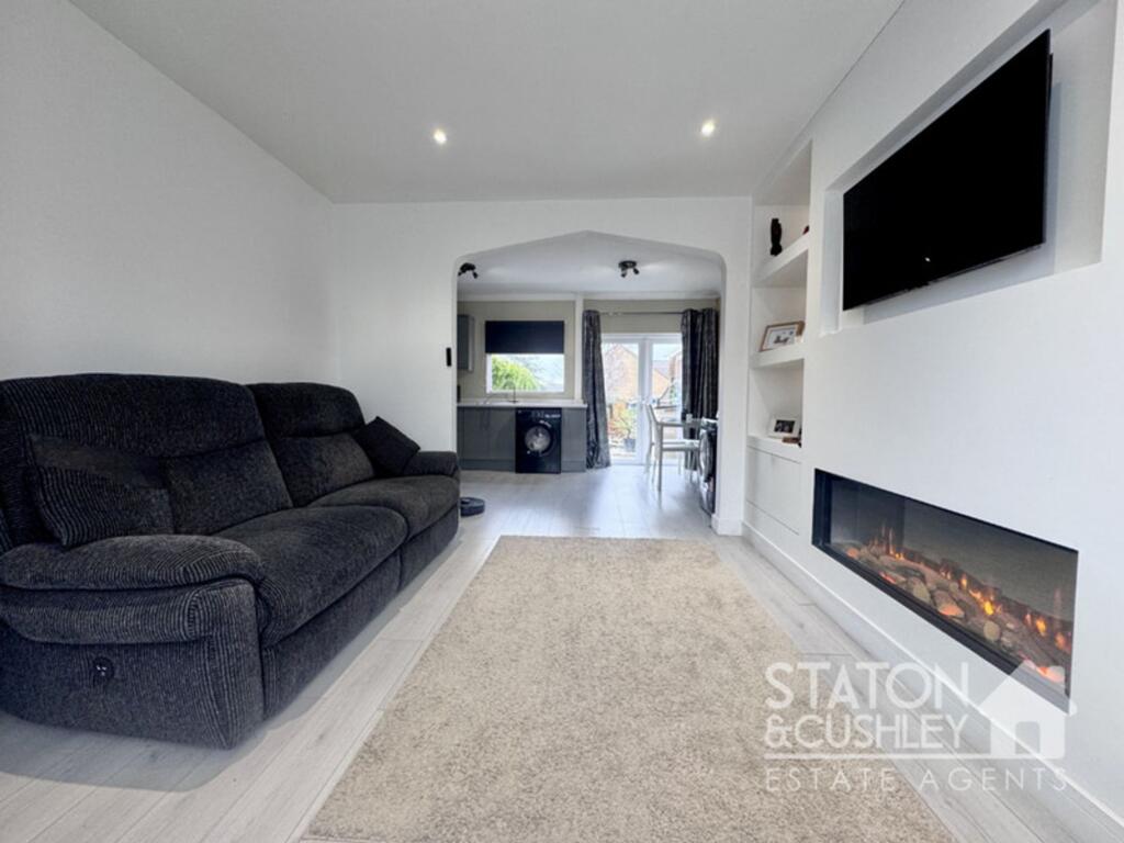 House in Mansfield, Nottinghamshire - View 3