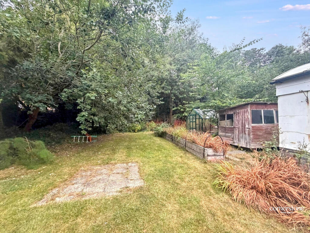 House in Tandridge, Warlingham - View 5