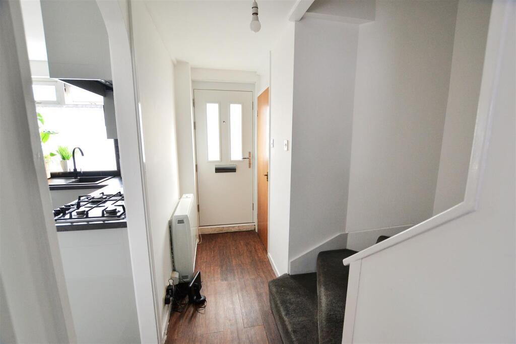 Hillfield, Birchwood, Hatfield - View 5