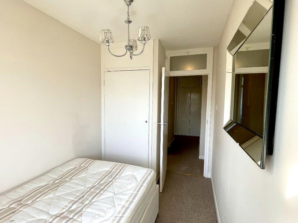 Carlton Drive, London, SW15 photo 5